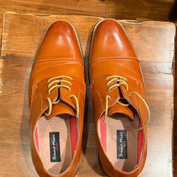 Elegant Brown Leather Men's Oxfords - Picture 2 of 5